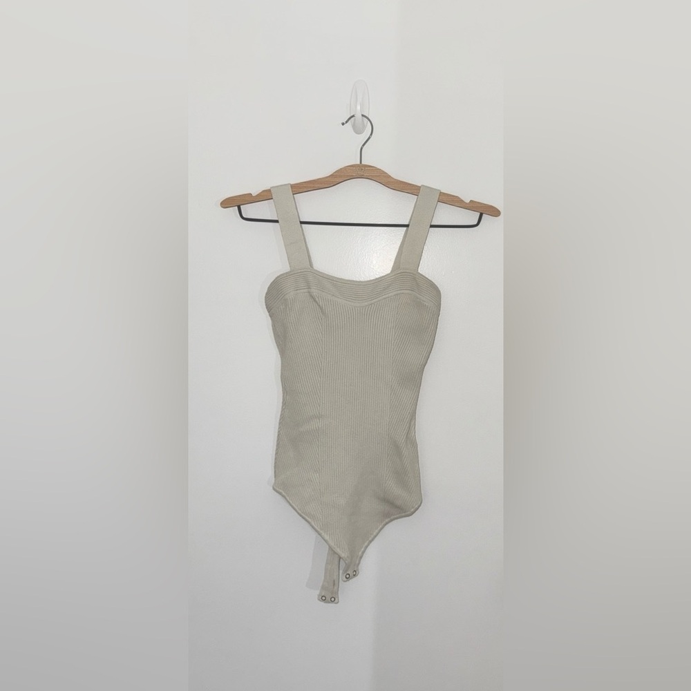 Abercrombie & Fitch Sweater Sleeveless Bodysuit - Color Cream - Size M